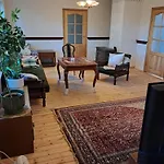 Avar Ja Mugav Korter Kesklinna Laehedal شقة تارتو