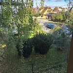Avar Ja Mugav Korter Kesklinna Laehedal تارتو