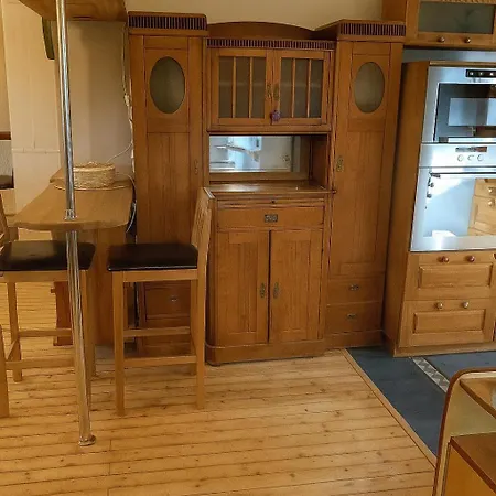 Avar Ja Mugav Korter Kesklinna Laehedal شقة تارتو