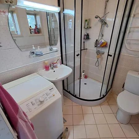 Avar Ja Mugav Korter Kesklinna Laehedal