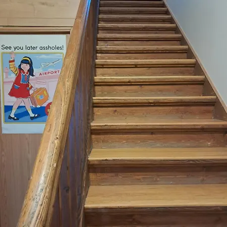 Avar Ja Mugav Korter Kesklinna Laehedal * تارتو