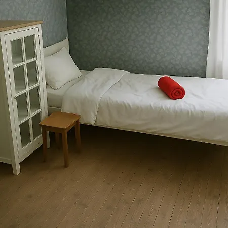 Avar Ja Mugav Korter Kesklinna Laehedal *