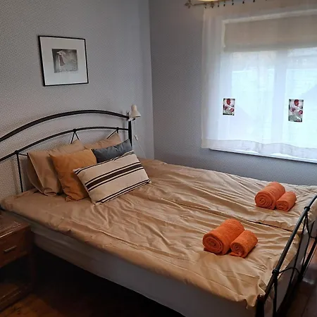 Avar Ja Mugav Korter Kesklinna Laehedal *