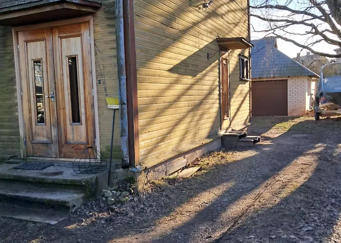 Avar Ja Mugav Korter Kesklinna Laehedal Tartu