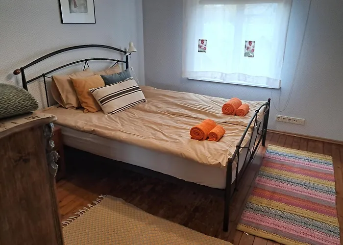 Apartment Avar Ja Mugav Korter Kesklinna Laehedal *